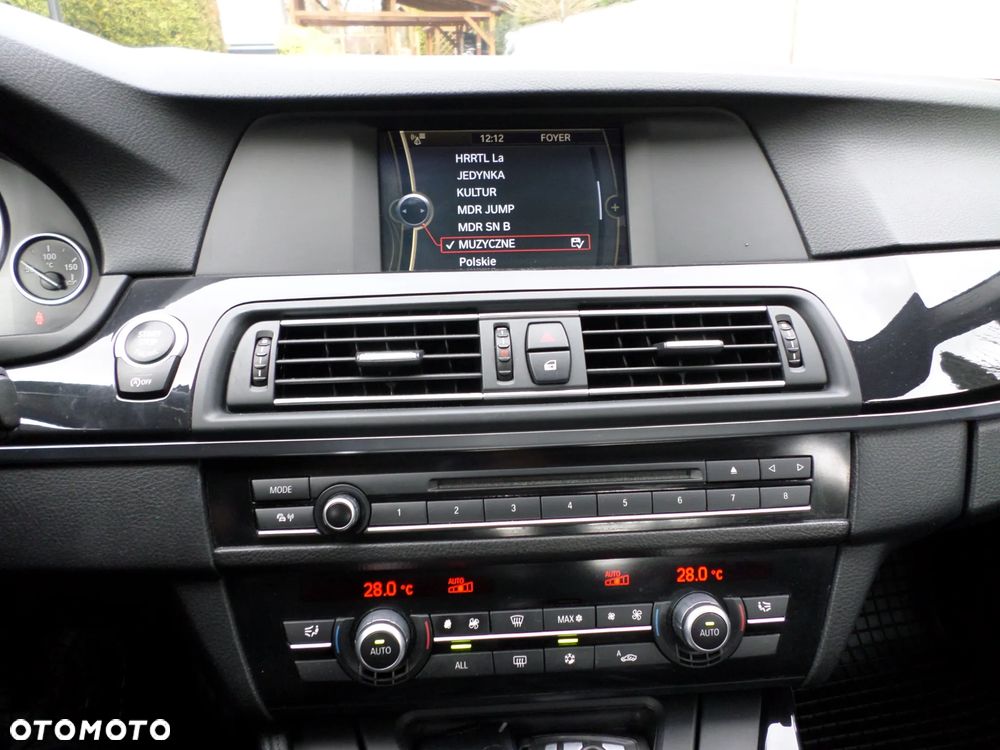 BMW Seria 5 520d - 28
