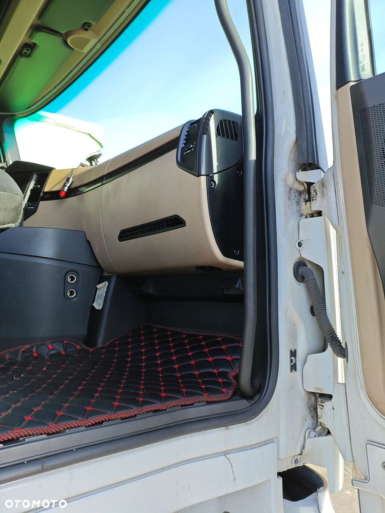Mercedes-Benz Actros - 8