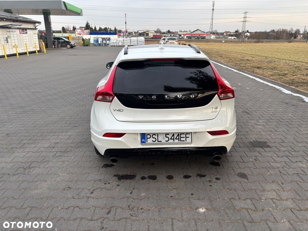 Volvo V40 Cross Country - 8