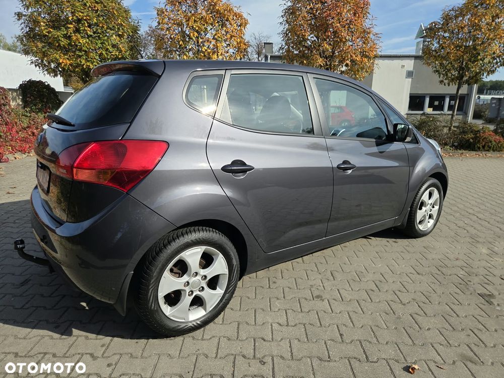 Kia Venga 1.6 L - 6