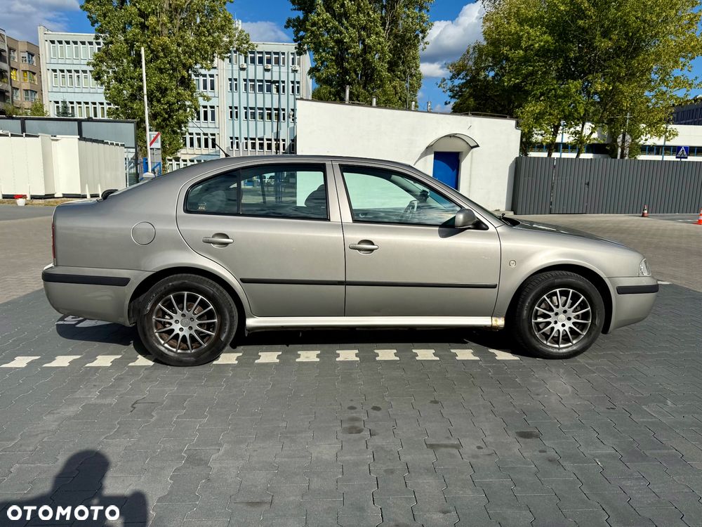 Skoda Octavia 1.8T Tour Plus Ice+ - 8