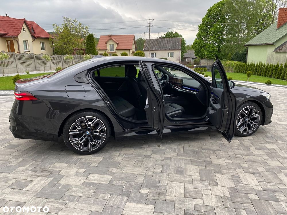 BMW Seria 5 520d xDrive - 38