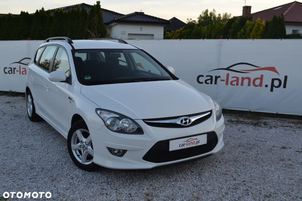 Hyundai i30 i30cw blue 1.6 CRDi Trend - 1
