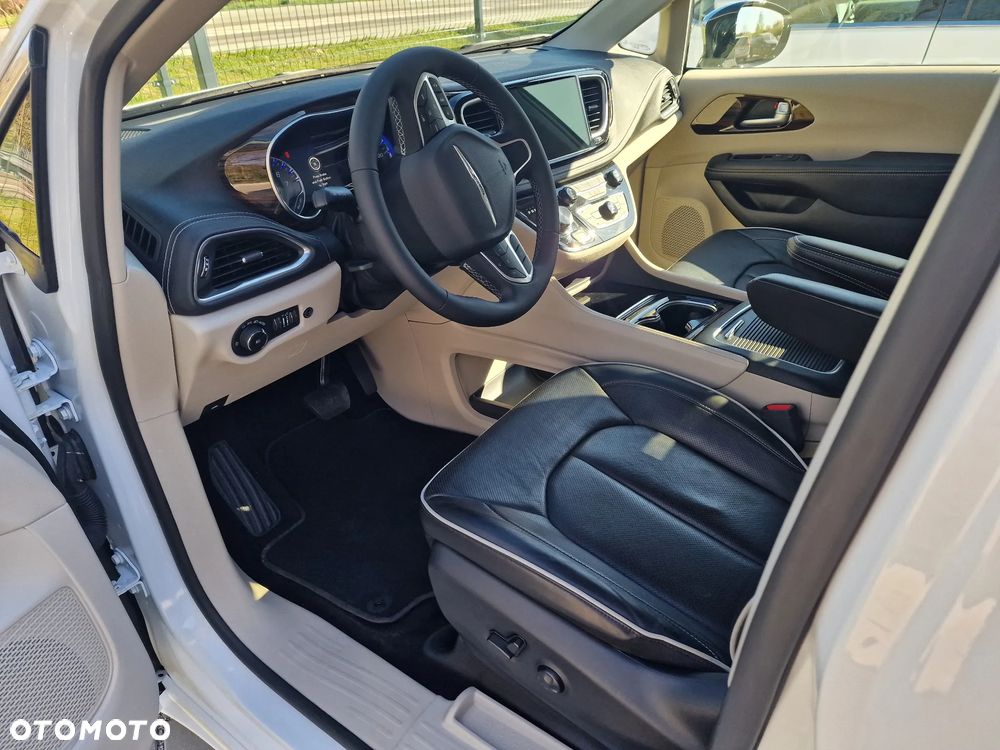 Chrysler Pacifica - 9