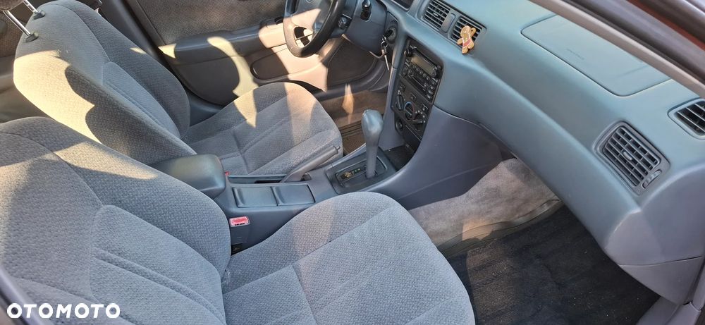 Toyota Camry - 29