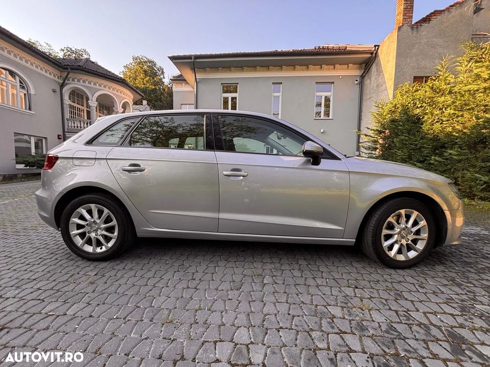 Audi A3 Sportback 1.6 TDI clean Stronic Ambiente - 19
