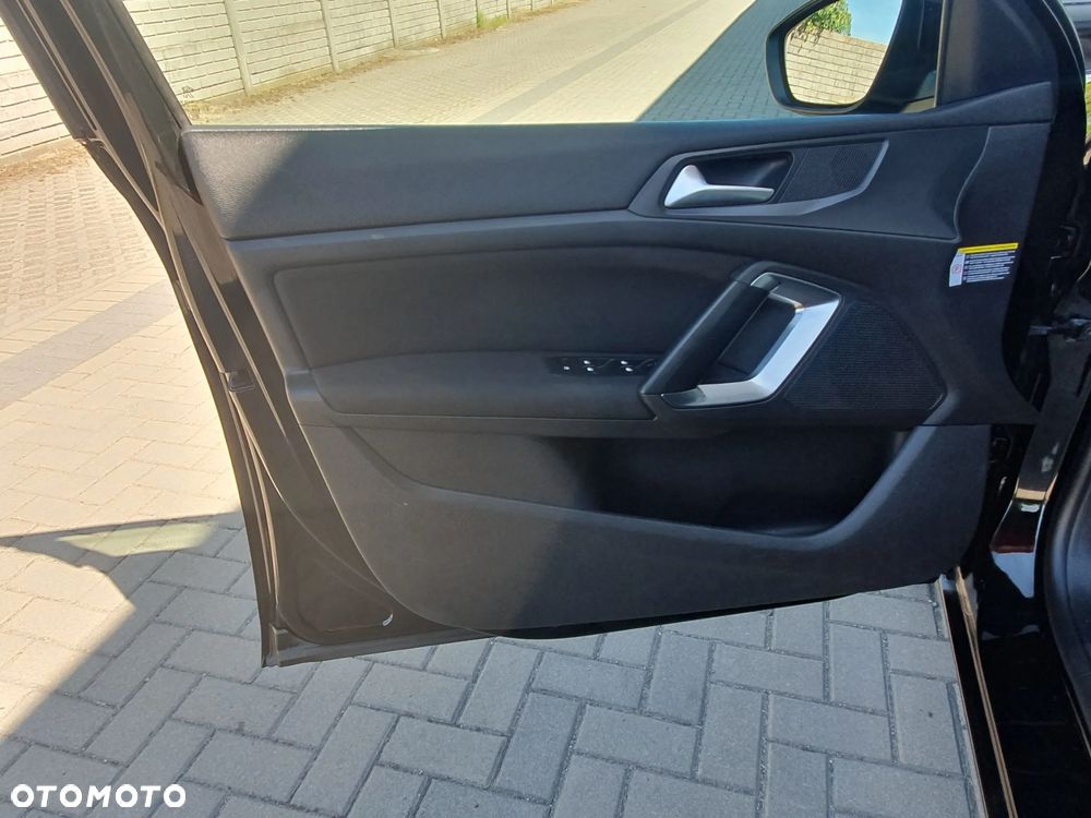 Peugeot 308 125 THP Allure - 23