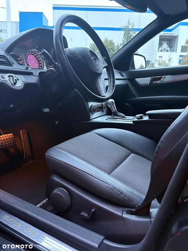 Mercedes-Benz Klasa C 180 T Kompressor Automatik Avantgarde - 13