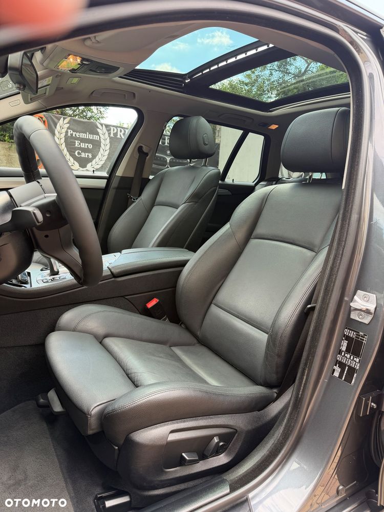BMW Seria 5 525d Luxury Line - 22