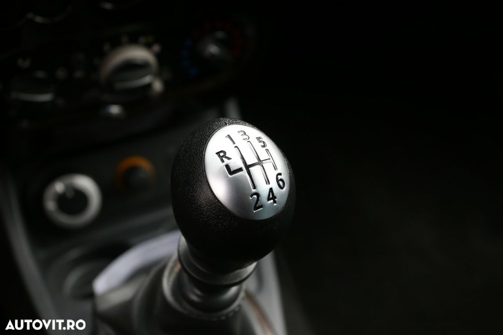 Dacia Duster 1.6 4x4 Prestige - 24