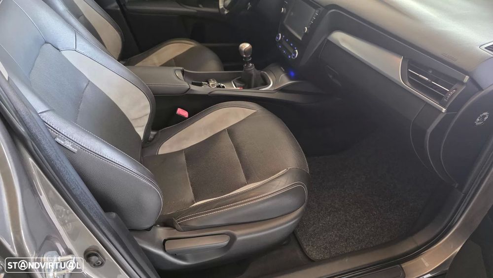 Toyota Avensis Touring Sports 2.0 D-4D Exclusive+GPS - 49