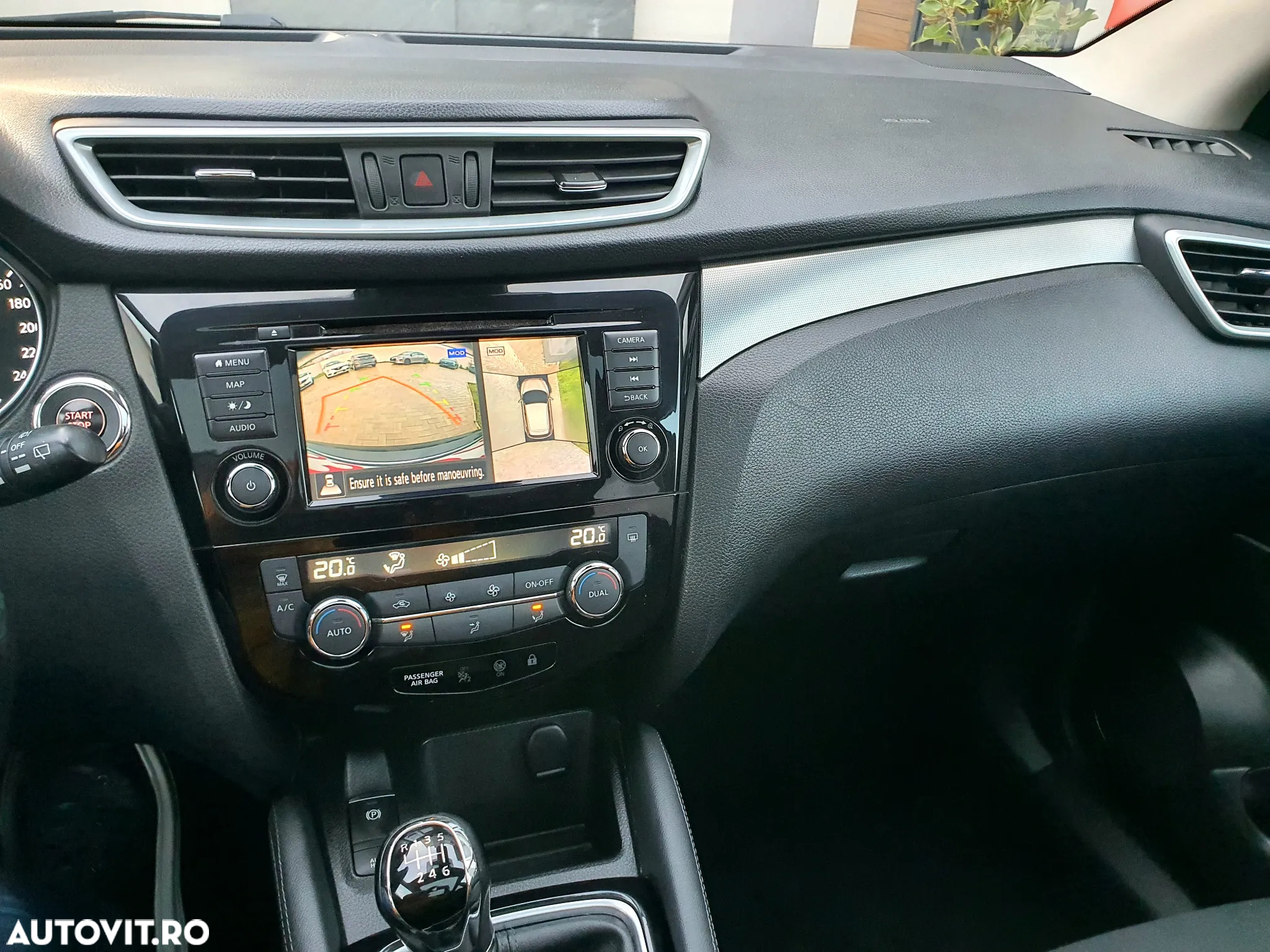 Nissan Qashqai 1.3 DIG-T N-CONNECTA - 24