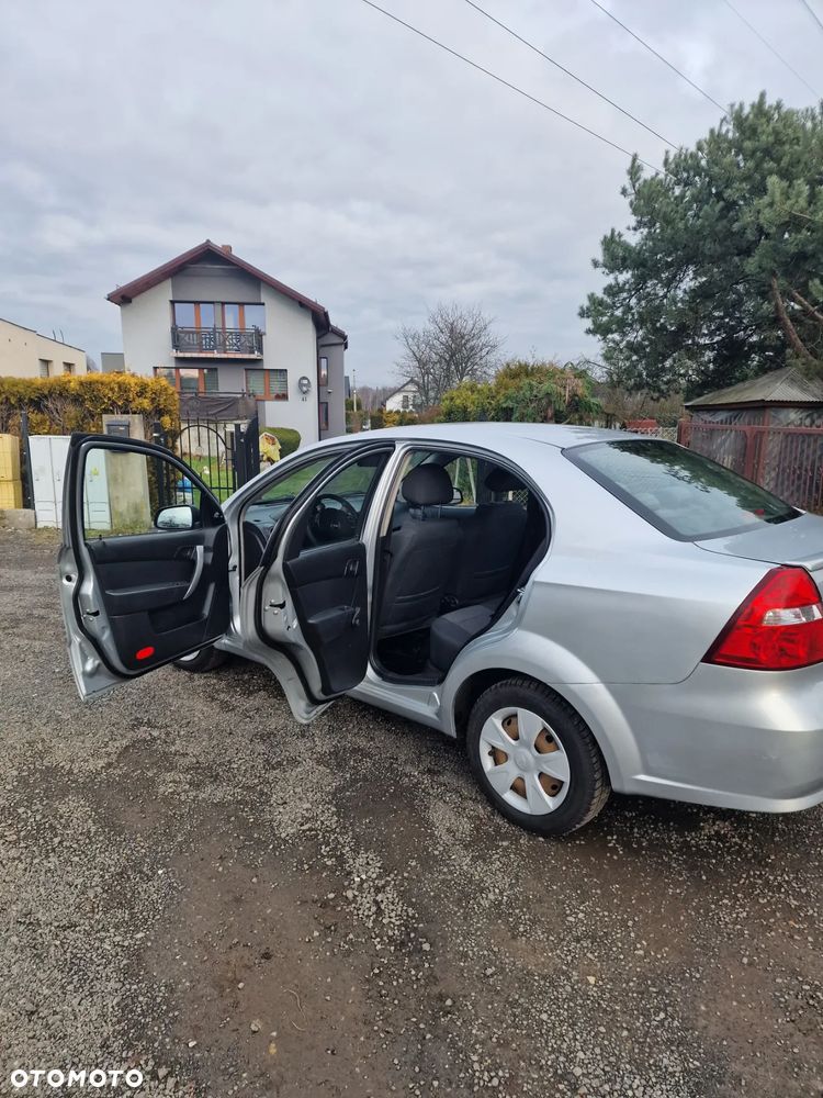 Chevrolet Aveo - 8