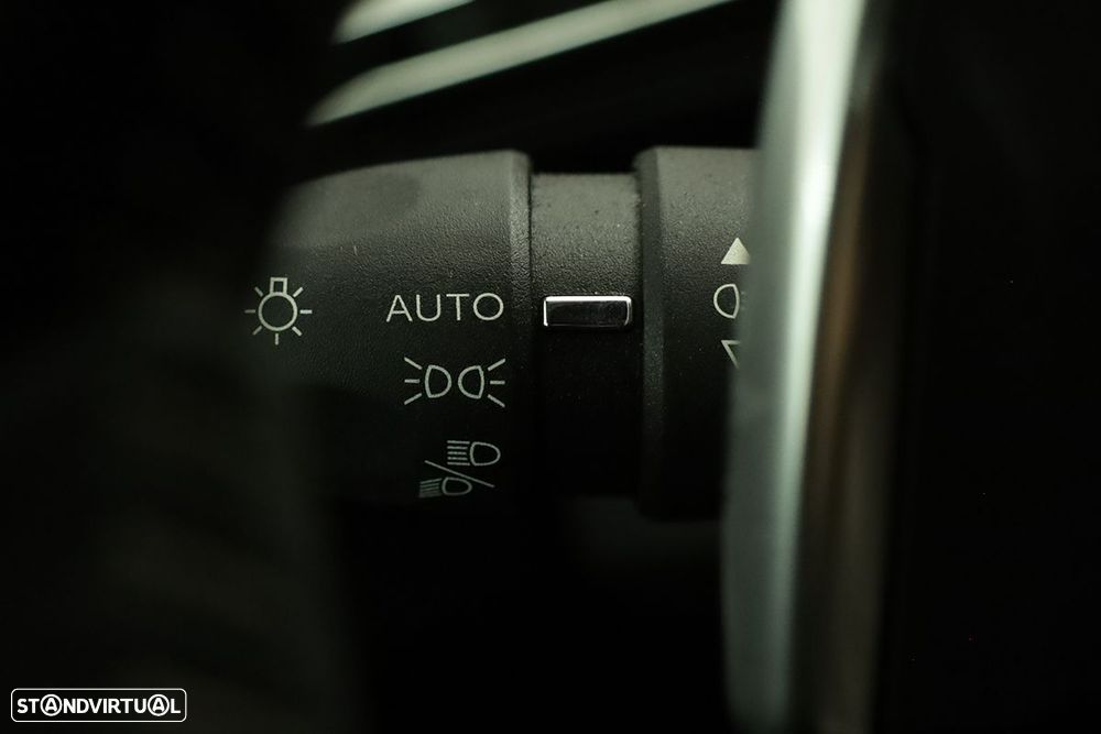 Peugeot 3008 1.6 Hybrid Allure e-EAT8 - 17