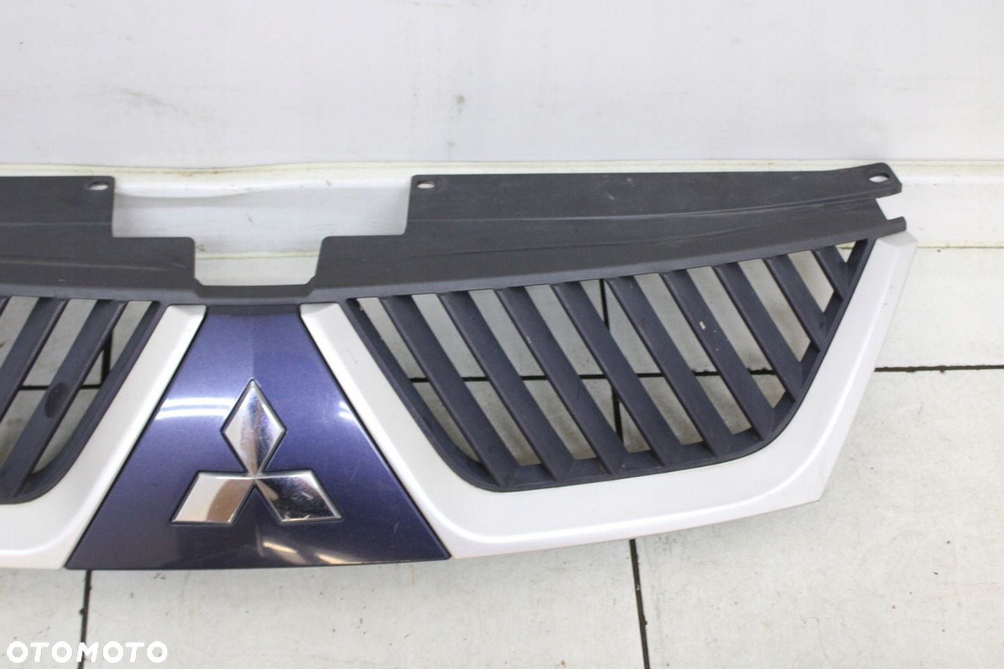 MITSUBISHI OUTLANDER II 06R- GRILL ATRAPA - 4