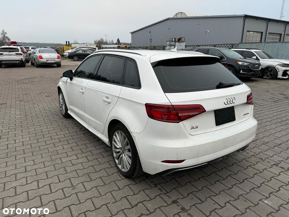 Audi A3 Sportback - 1