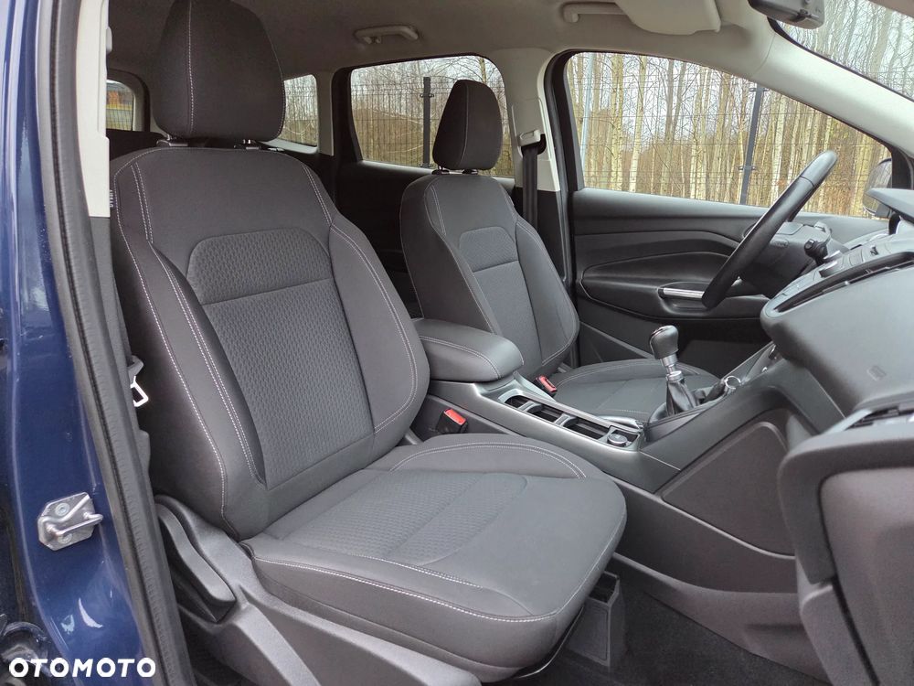 Ford Kuga 1.5 EcoBoost 2x4 Trend - 23