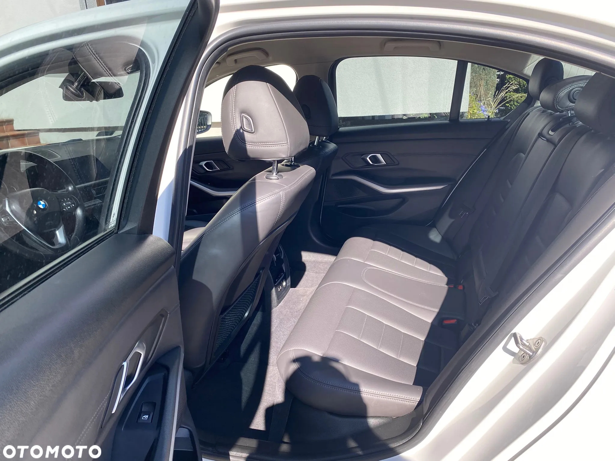 BMW Seria 3 318d Luxury Line - 11