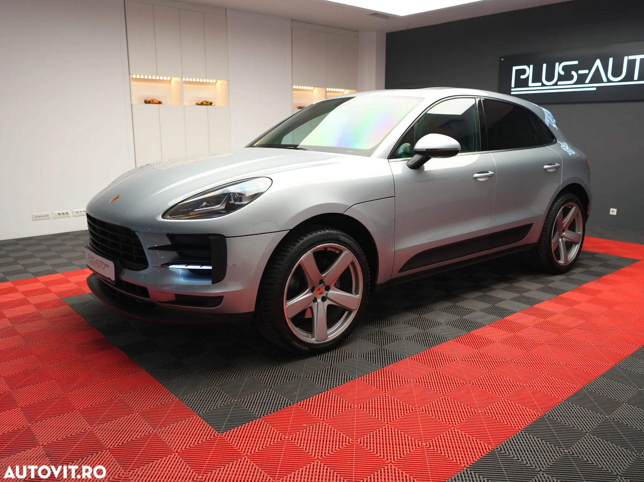 Porsche Macan Standard - 4
