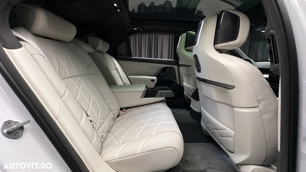 BMW Seria 7 740 xDrive MHEV - 40