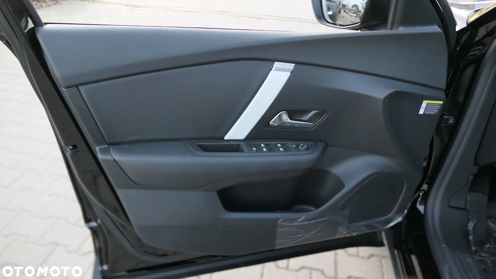 Citroën C4X - 4