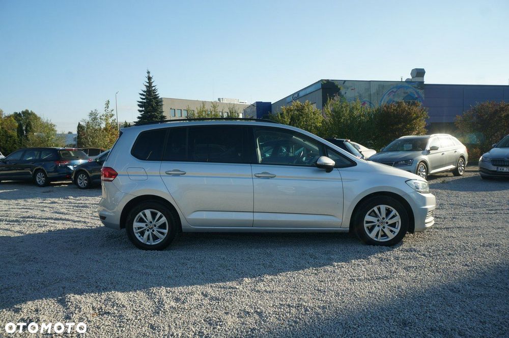 Volkswagen Touran 2.0 TDI BMT Comfortline DSG - 5