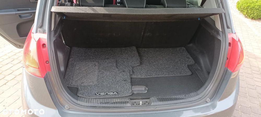 Kia Venga 1.4 L - 8