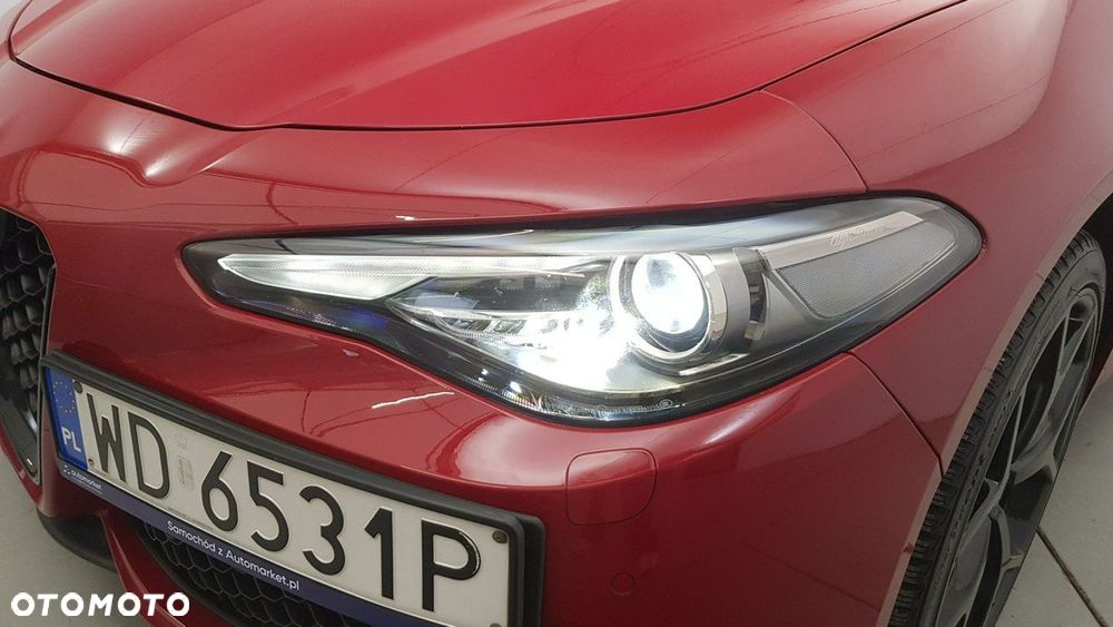 Alfa Romeo Giulia - 10