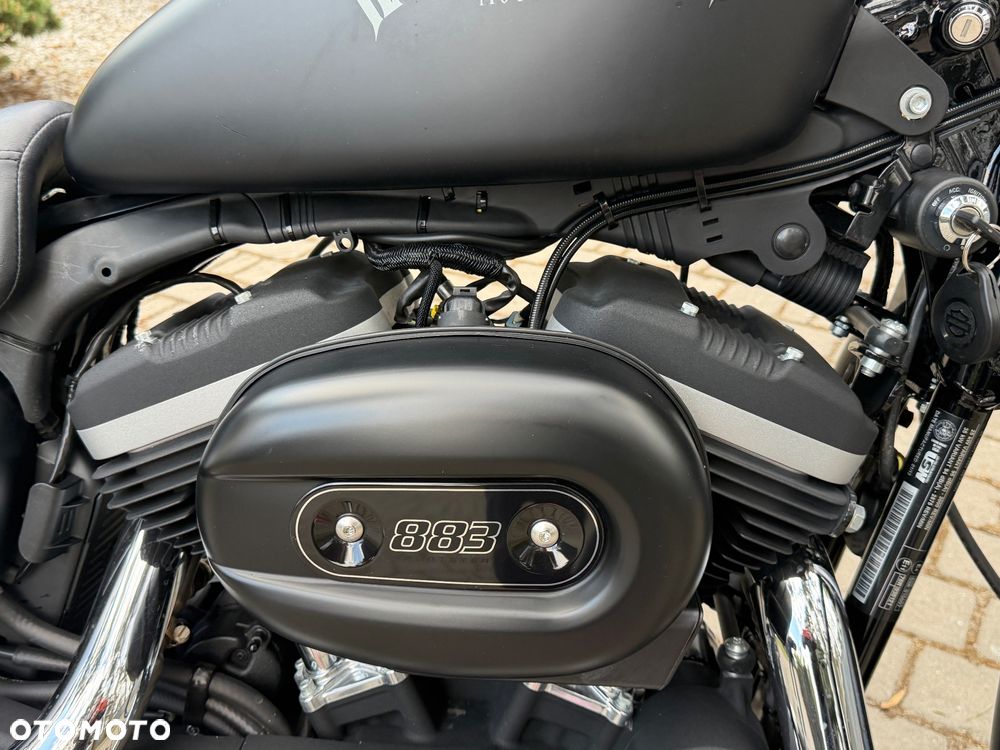 Harley-Davidson Sportster Iron 883 - 10