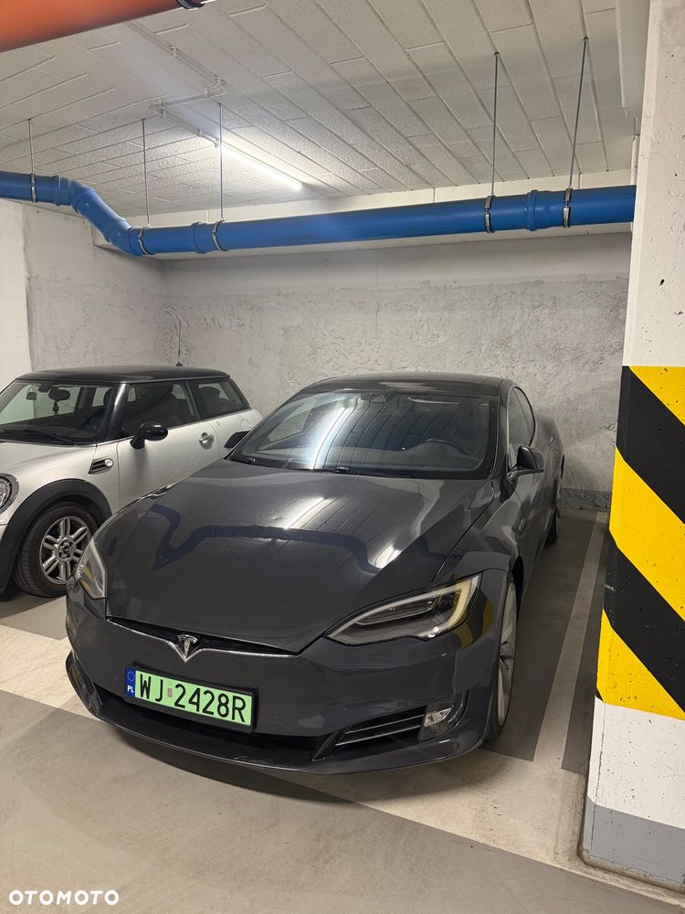 Tesla Model S - 37