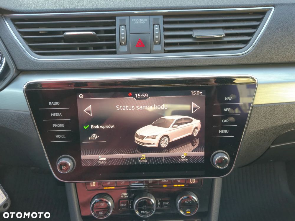 Skoda Superb 2.0 TDI SCR Ambition DSG - 22