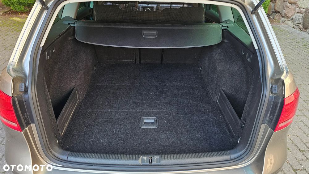 Volkswagen Passat - 23