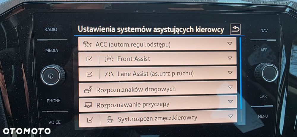 Volkswagen Passat Variant 2.0 TDI SCR DSG Business - 23