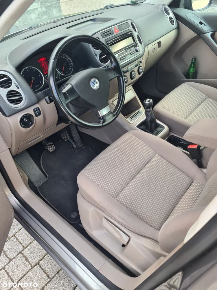 Volkswagen Tiguan 2.0 TDI DPF BlueMotion Technology Trend & Fun - 8