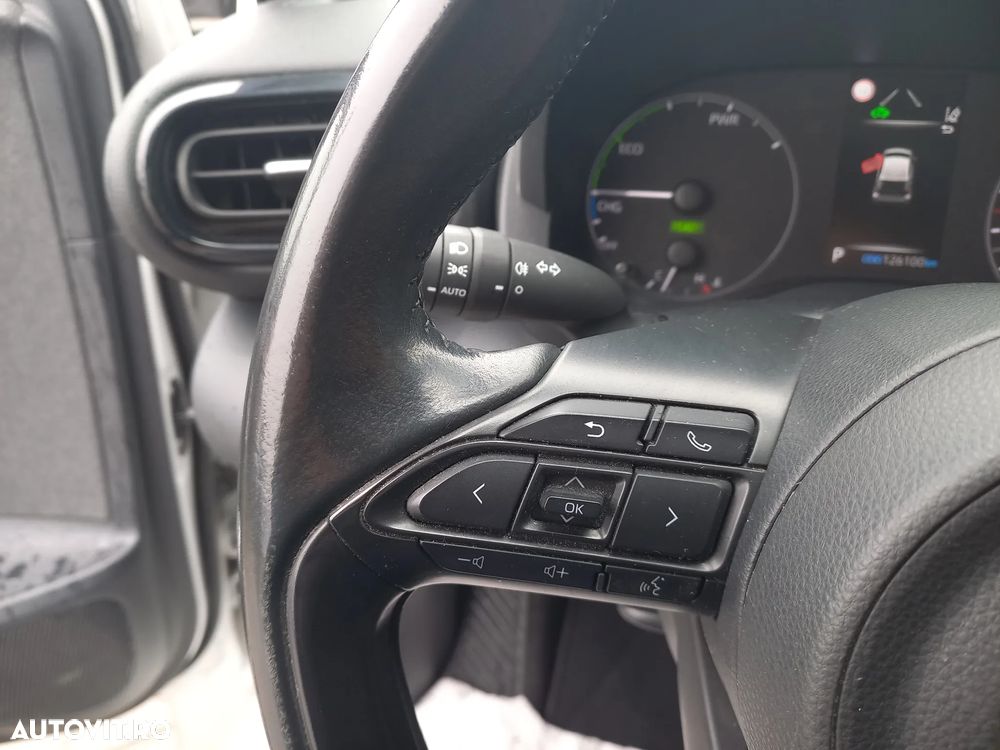 Toyota Yaris 1.5 VVT-i HSD Active - 18