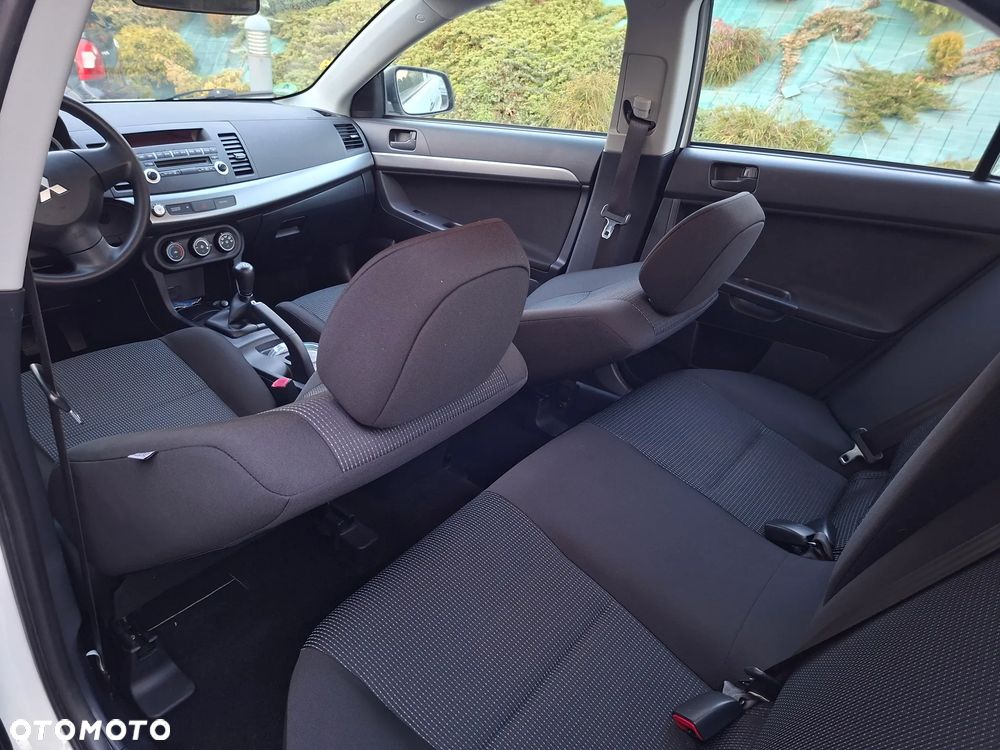 Mitsubishi Lancer - 7