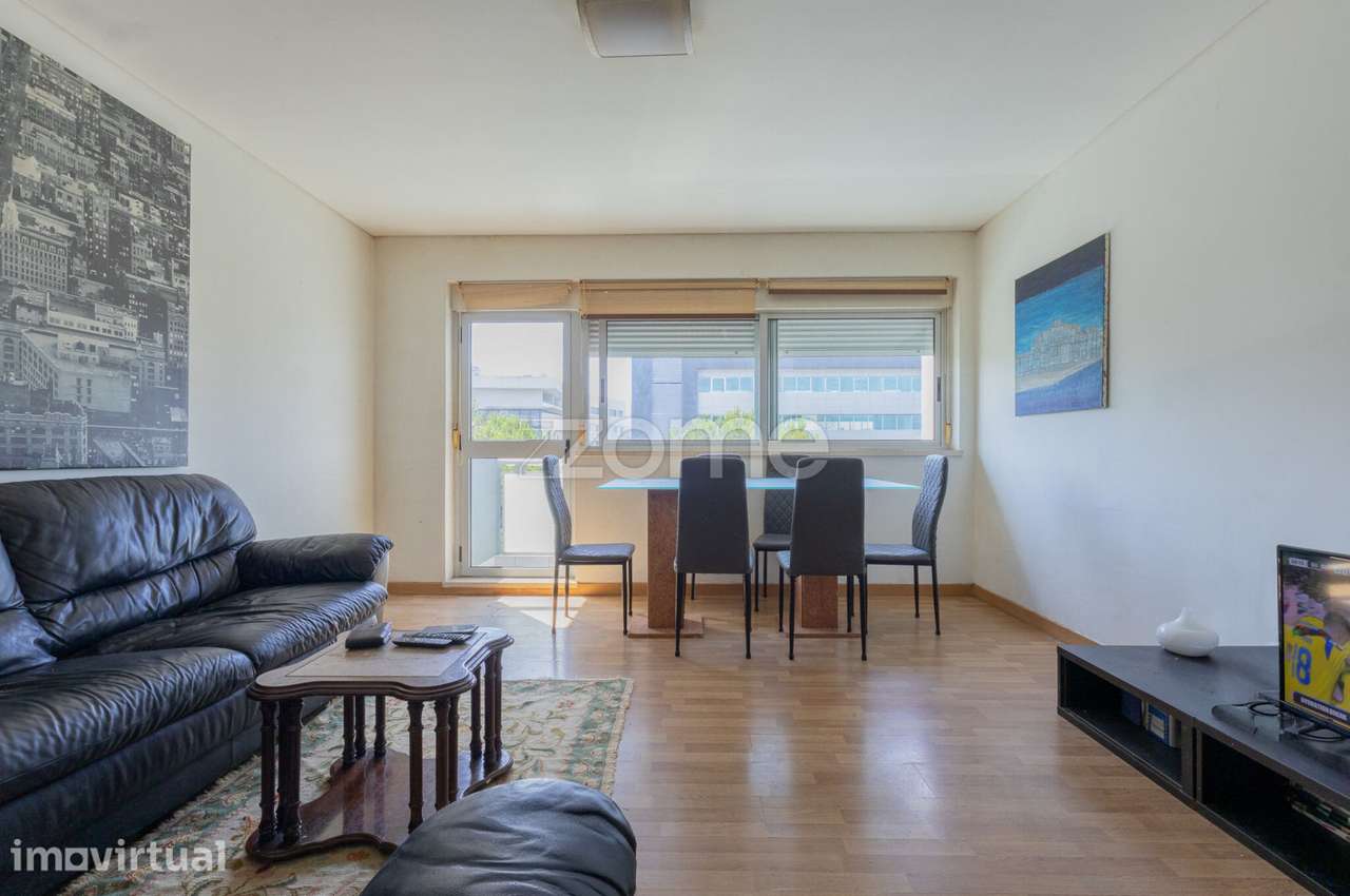 Apartamento T3 junto ao Lagoas Park – Porto Salvo - Grande imagem: 3/27