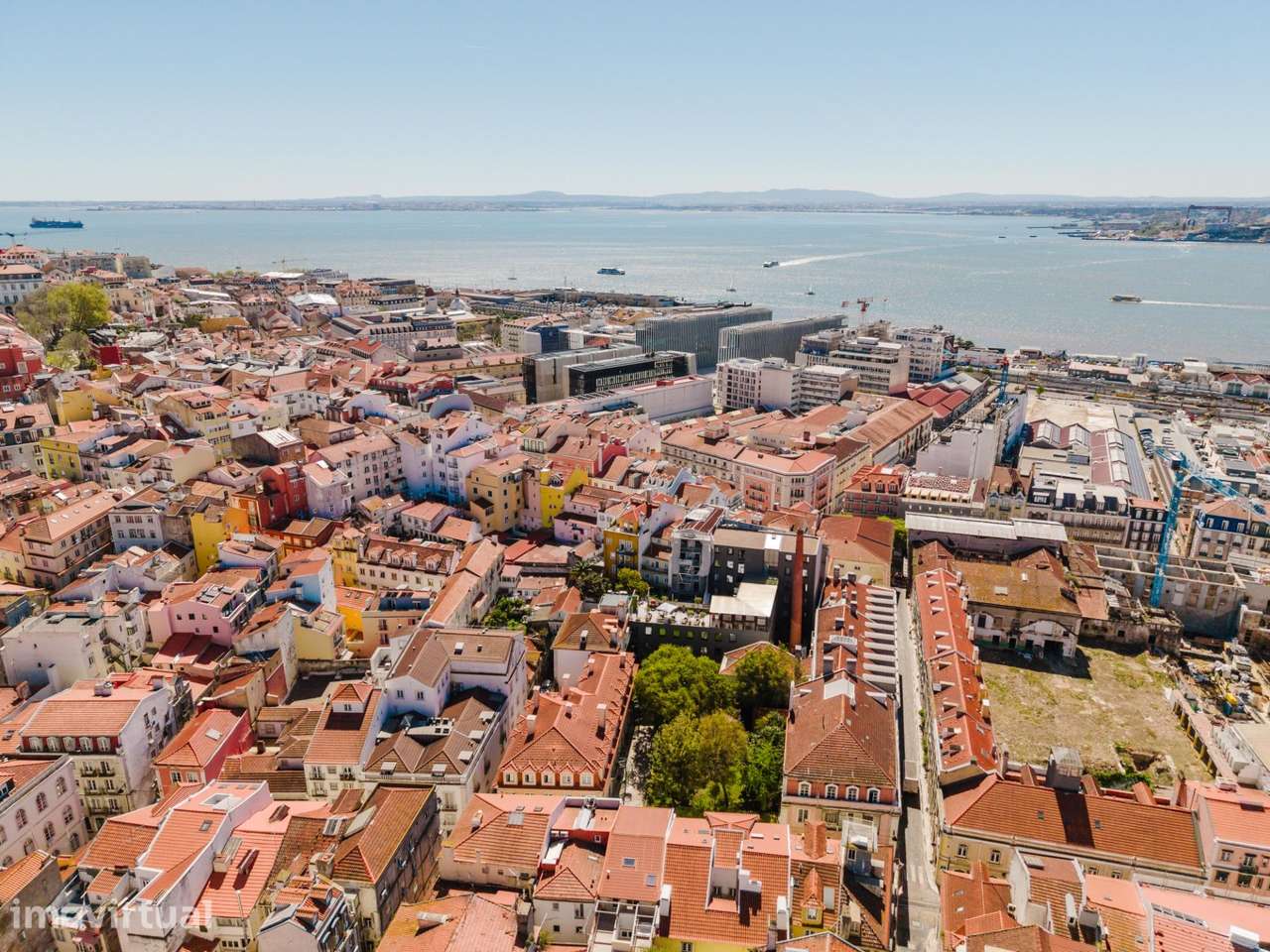 T3 Totalmente Renovado em Santa Catarina | Rua do Poço dos Negros - Grande imagem: 2/29