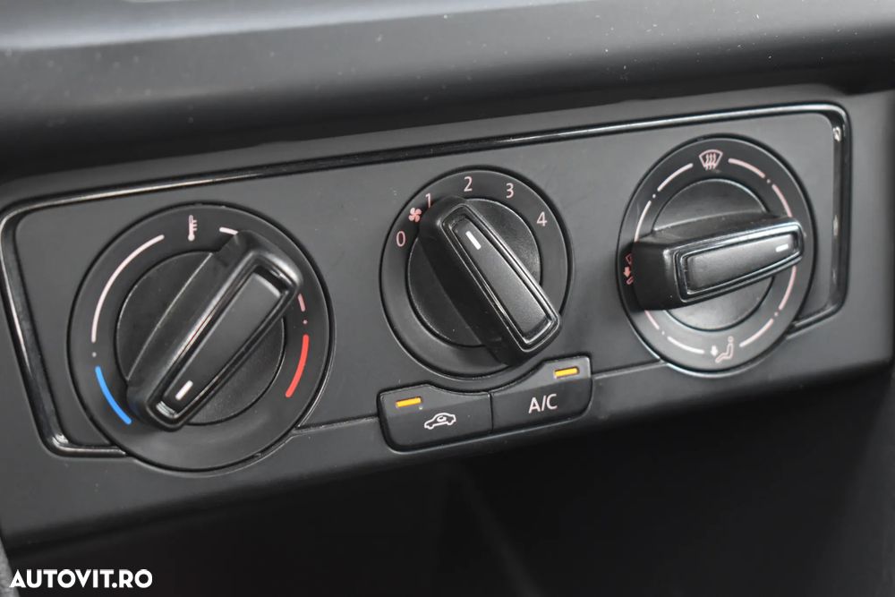 Volkswagen Polo - 23