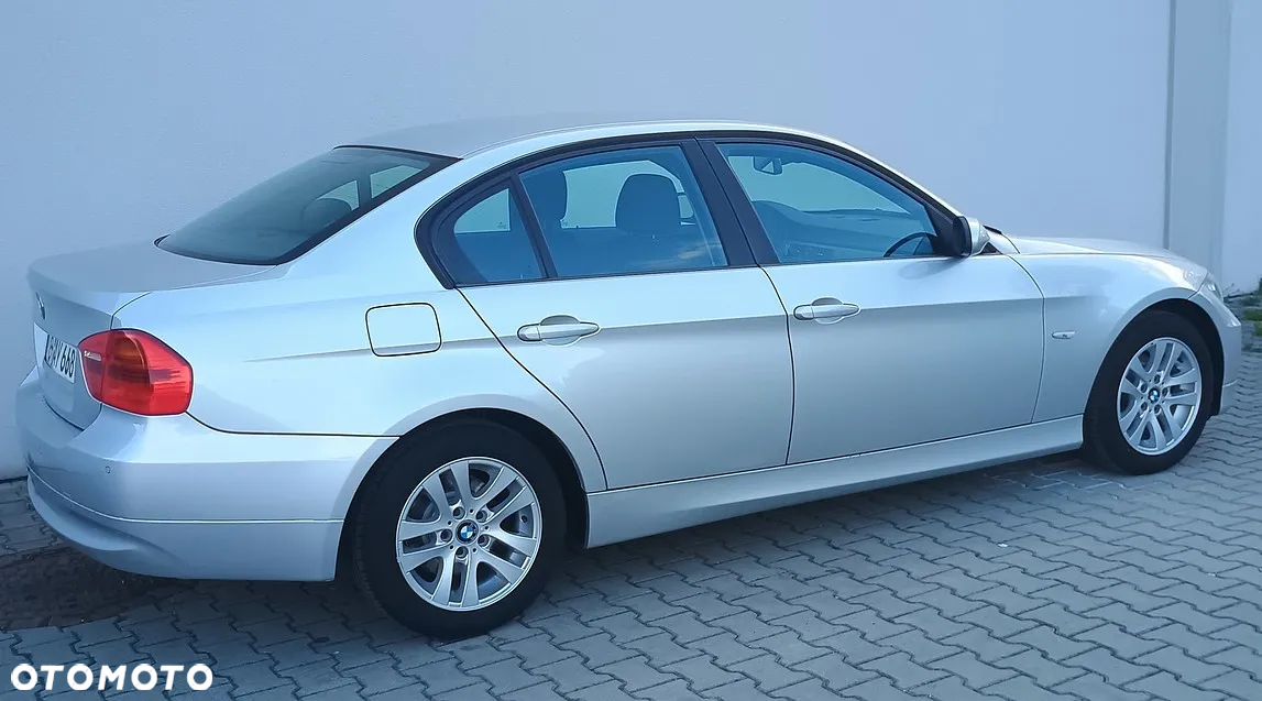 BMW Seria 3 318i - 20