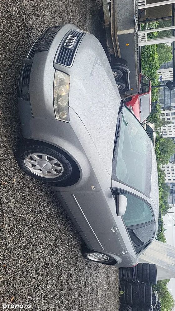 Audi A4 Limousine - 4