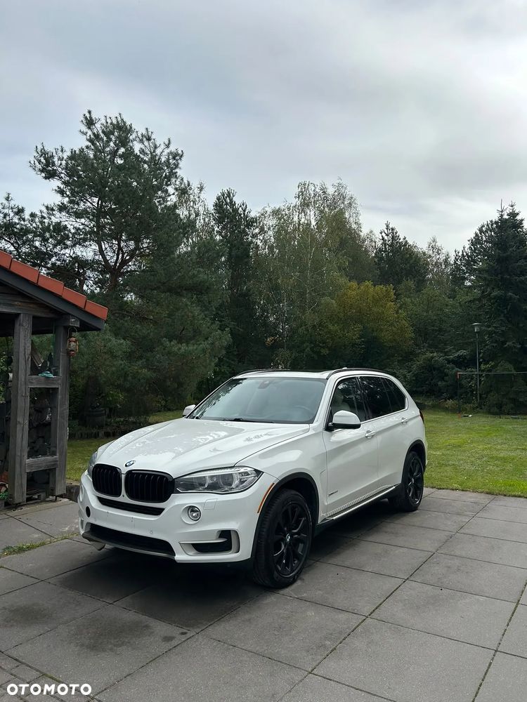 BMW X5 xDrive50i Sport-Aut - 2