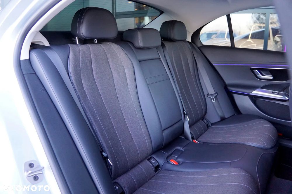 Mercedes-Benz Klasa E 200 4Matic 9G-TRONIC Edition AVANTGARDE - 27