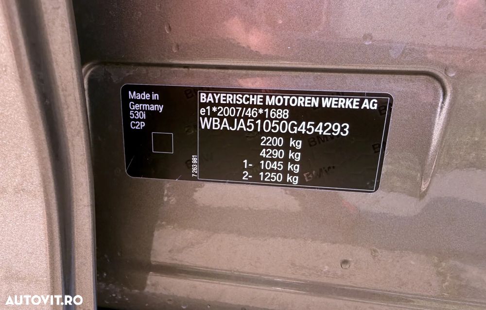 BMW Seria 5 530i AT - 9