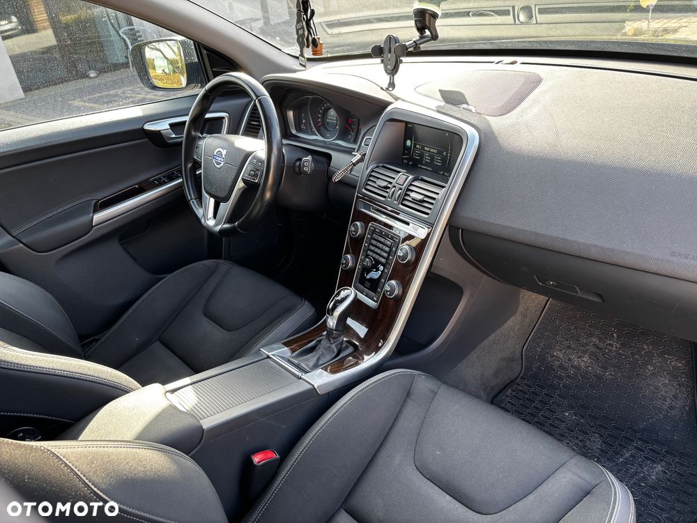 Volvo XC 60 D4 Geartronic Momentum - 11