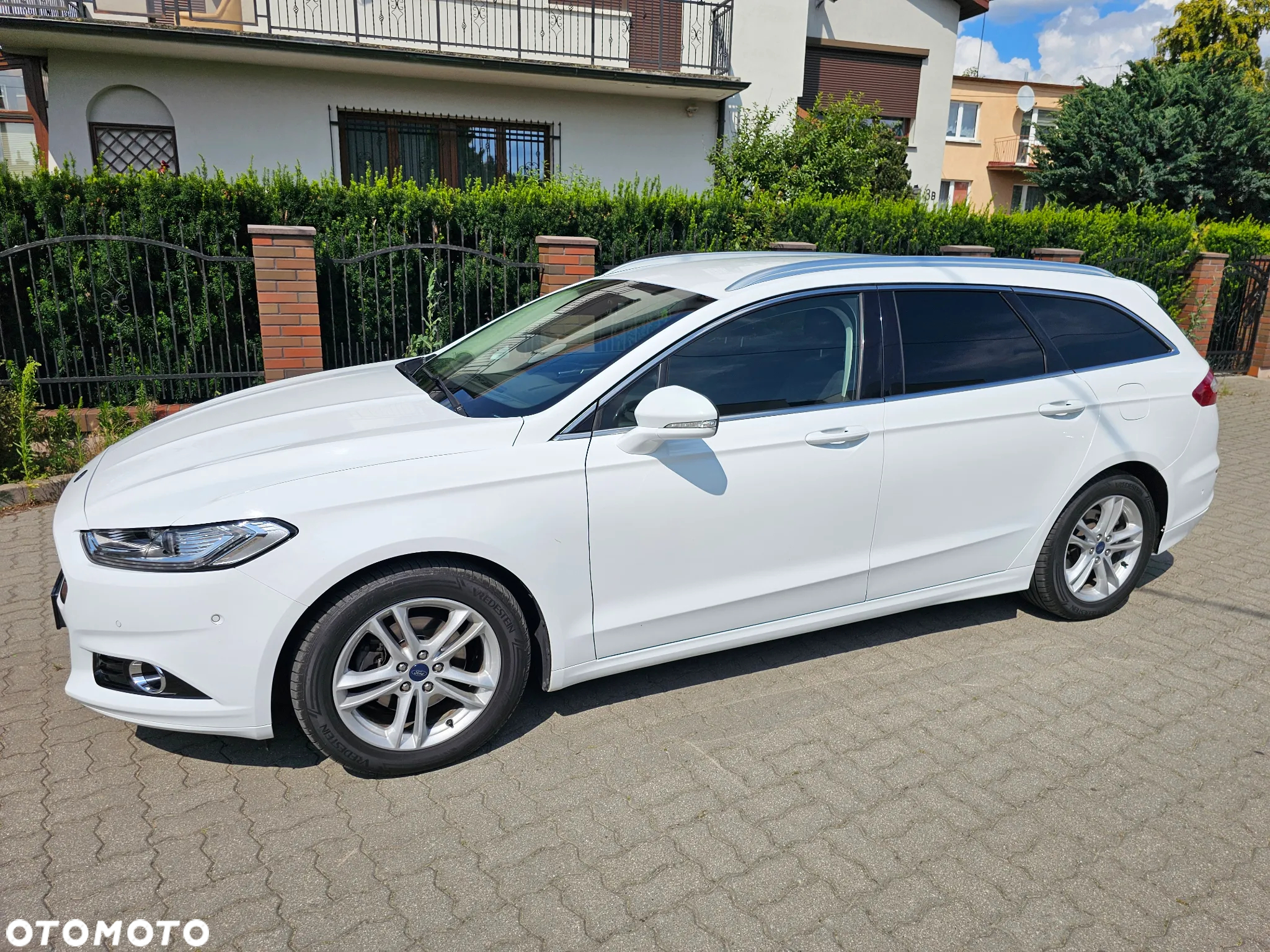 Ford Mondeo Turnier 2.0 TDCi Start-Stopp Titanium - 2