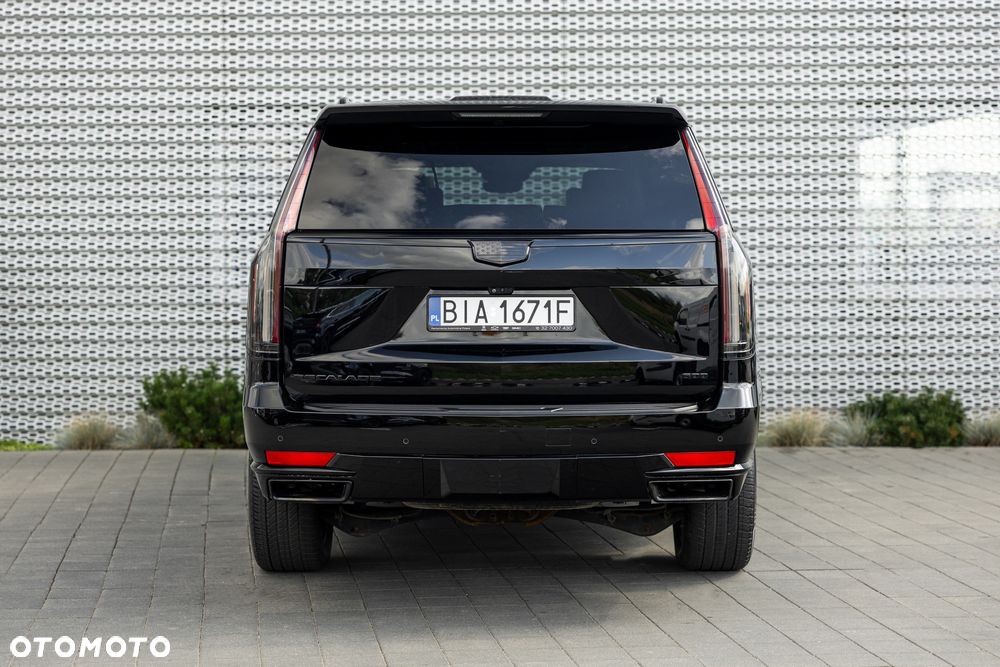 Cadillac Escalade - 8