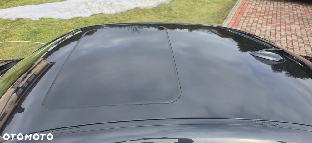BMW Seria 3 330e M Sport - 28