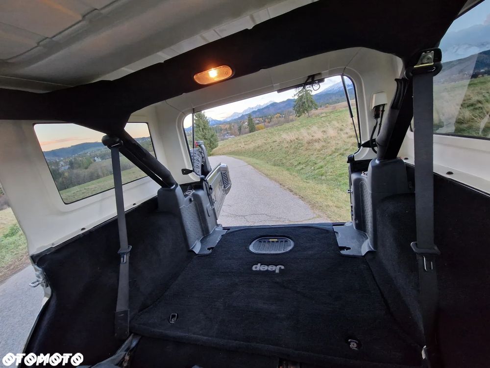 Jeep Wrangler 2.8 CRD Unlim Rubicon - 24