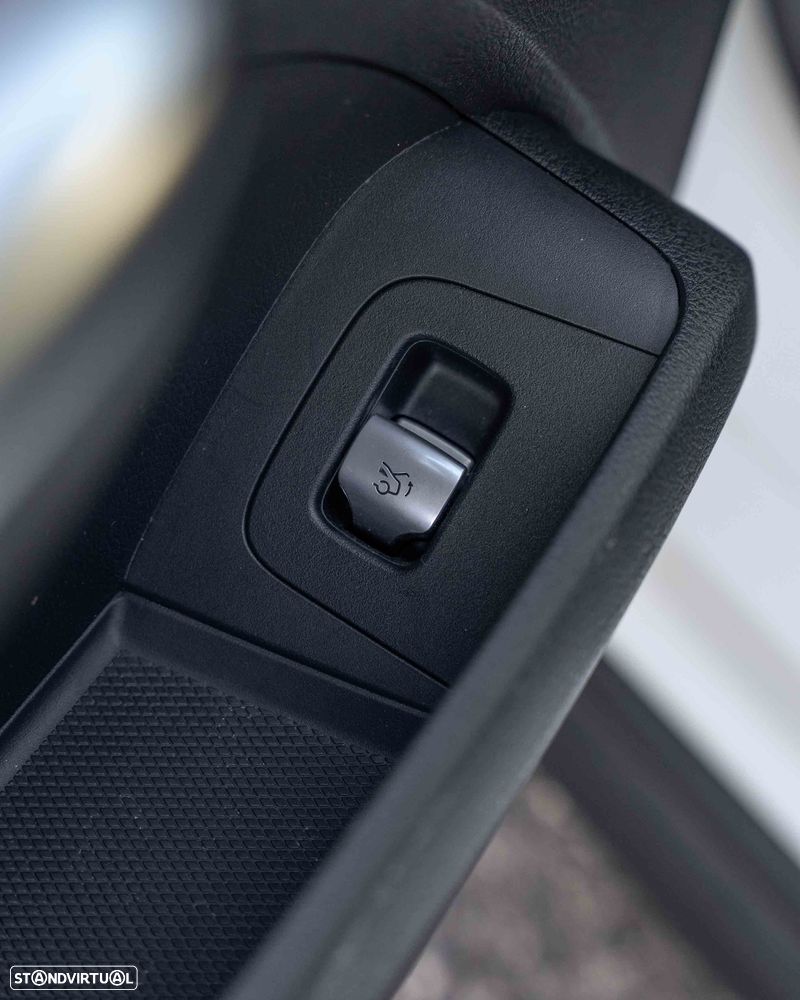 Mercedes-Benz EQE 350 - 34